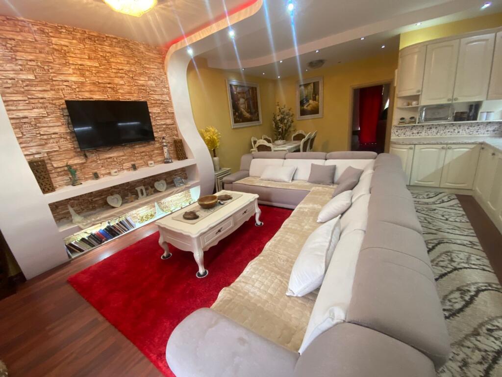 🏡 APPARTAMENTO IN VENDITA 2+2+2 VERANDA – VIA PETI, LAGO ASCIUTTO