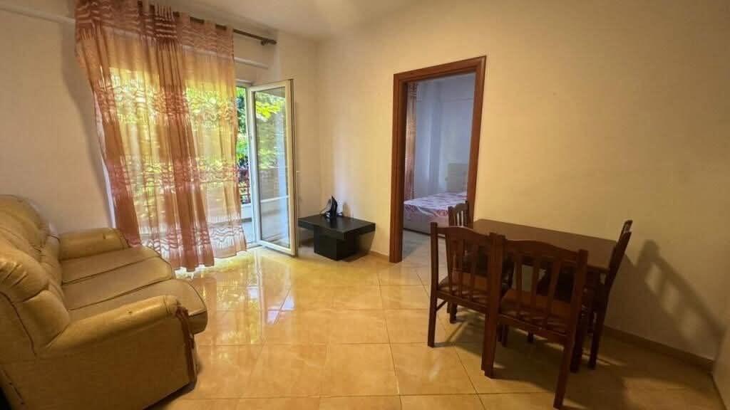 Affittasi Appartamento 1+1+1 Balcone