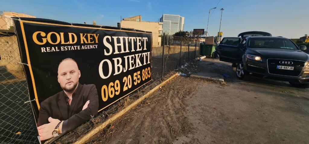 🏡 Shitet Shtëpi + Tokë 📌 Autostrada Durrës – Tiranë, pranë karburantit Kastrati