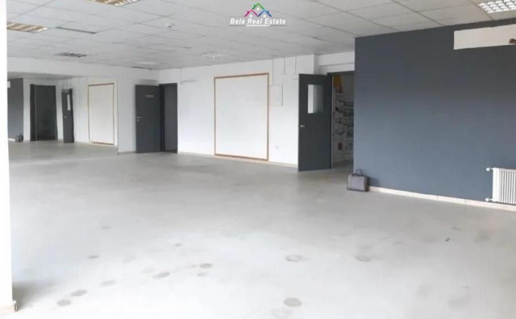 Locale In Affitto Presso Dritan Hoxha (ID BL2167) Tirane