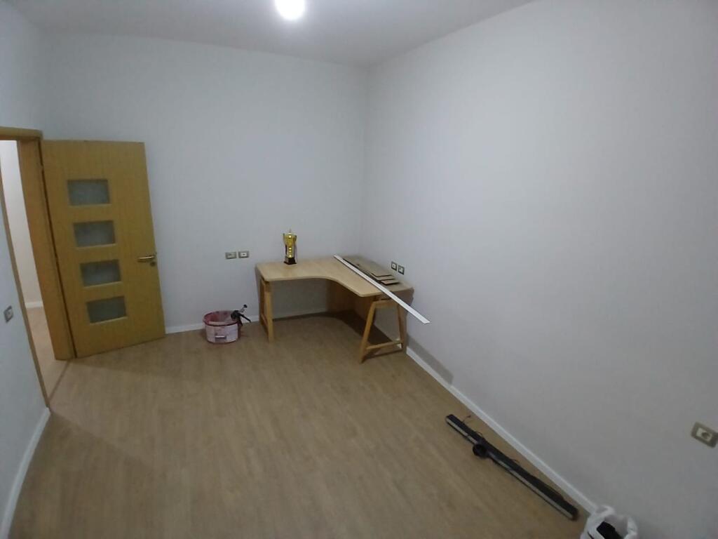 Jepet Me Qera Apartament 2+1+1 Ballkon
