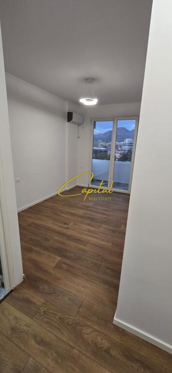 VENDESI APPARTAMENTO 2+1+2 PROCURA DI TIRANA 218.000 EURO
