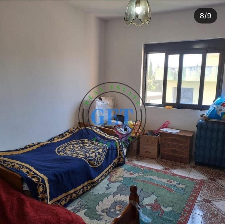 Shitet apartament 2+1,pak m nga shetitorja”Josif Budo”,Kavaje