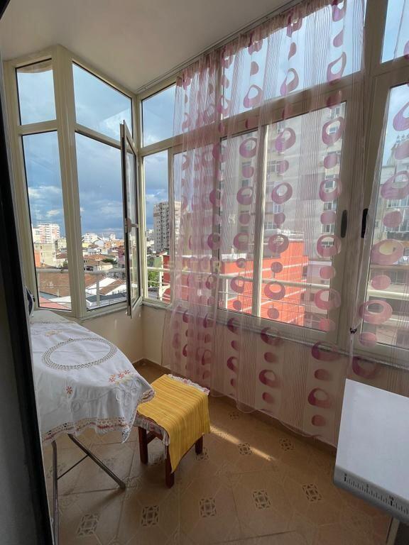 JEPET ME QIRA APARTAMENT 2+1+2 NE DURRES !