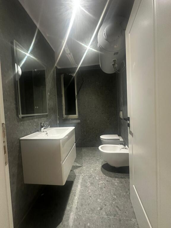 AFFITTASI 1+1 VIA ELBASAN