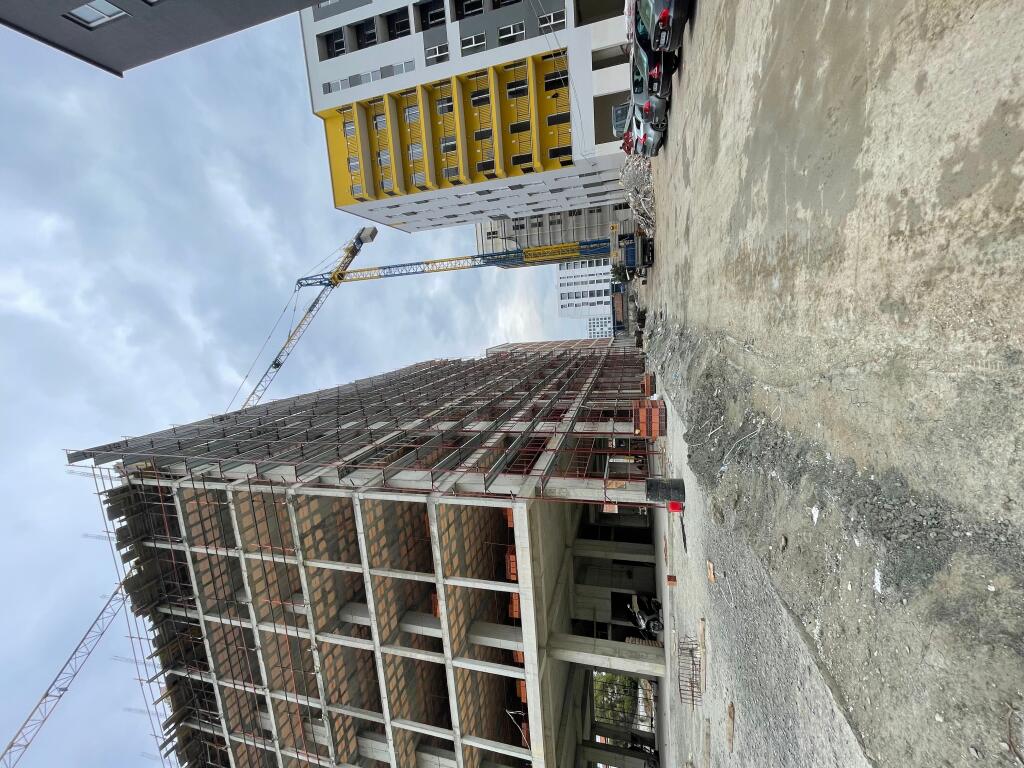 Shitet apartament 2+1, Tirana Entry