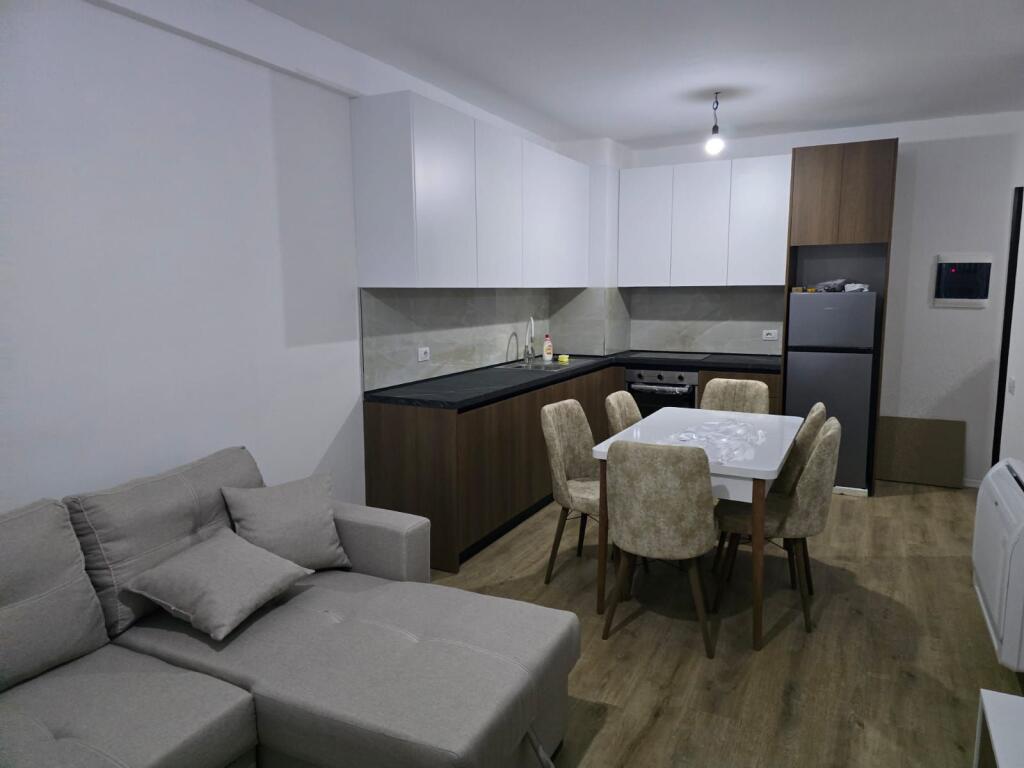 APARTAMENT 2+1+POST PARKIMI PER QIRA TEK UNIVERS CITY!
