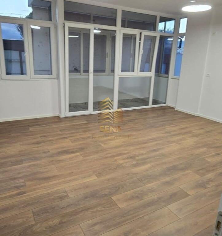 Shitet, Apartament 2+1+2tualete+Blk, Stacioni i Trenit, 218.000 Euro