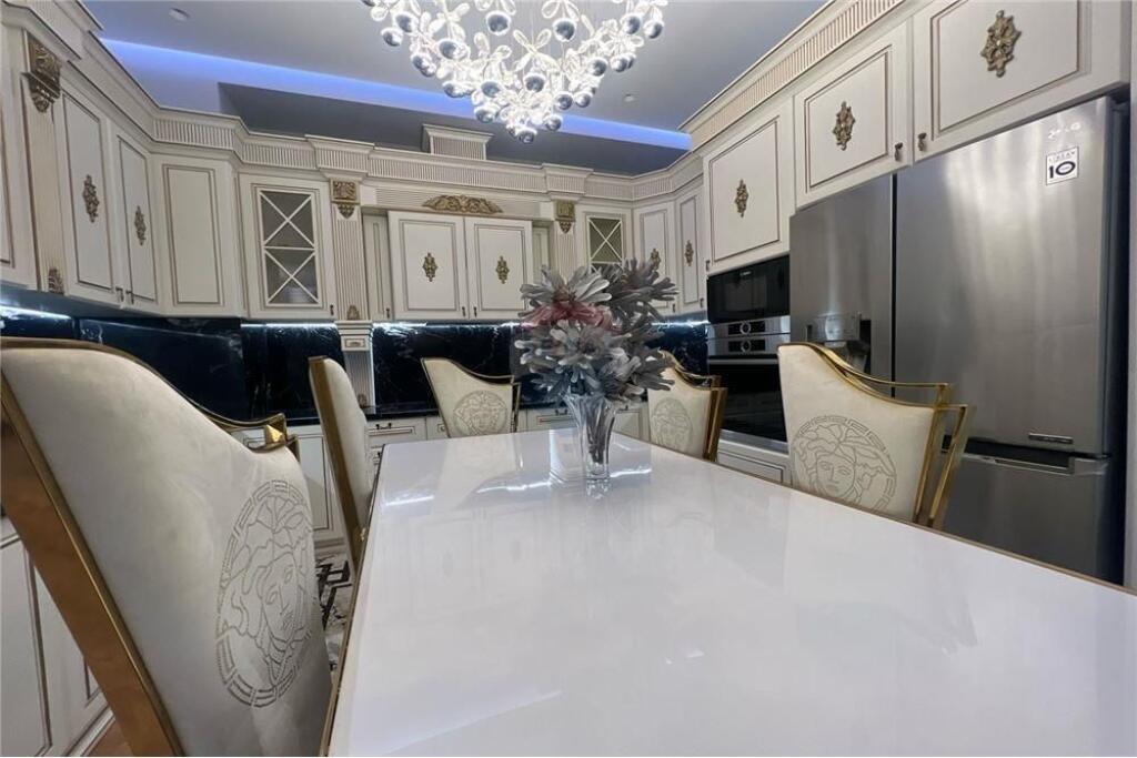 Apartament - Për Qira - Kodra e Diellit, Tiranë