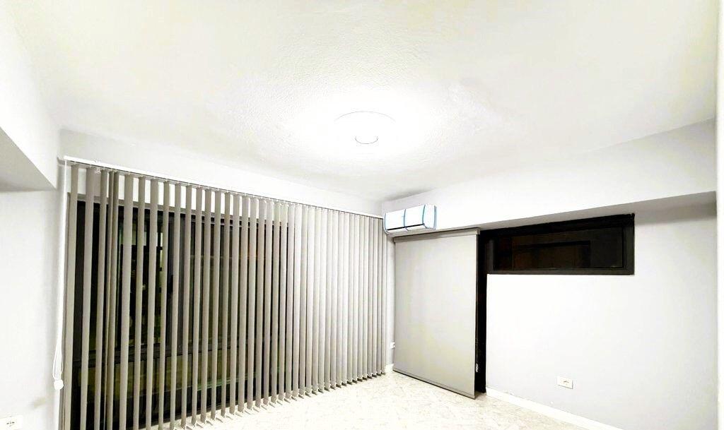 AMBIENTE PER UFFICI VICINO A PIAZZA SKENDERBEJ!