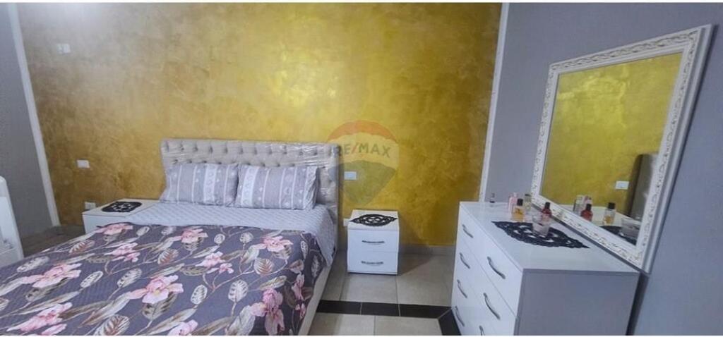 Apartament - Për Shitje - Rruga Ali Demi, Tiranë