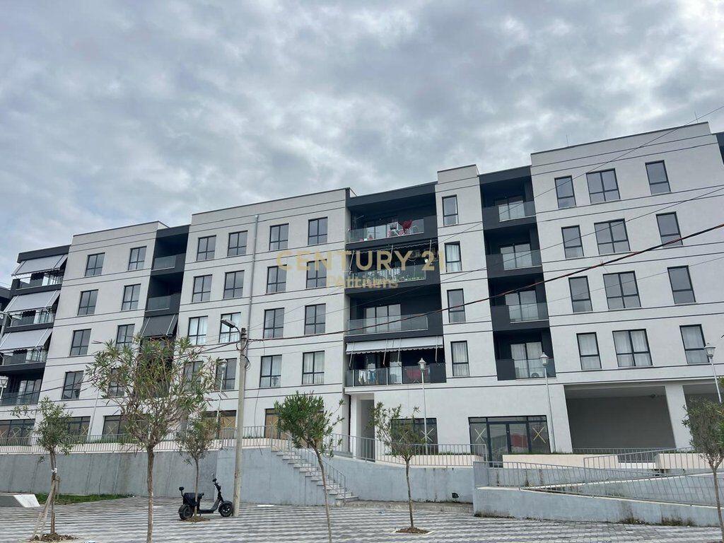 Shesim Apartament 2+1+2 – Rruga “5 Maji”