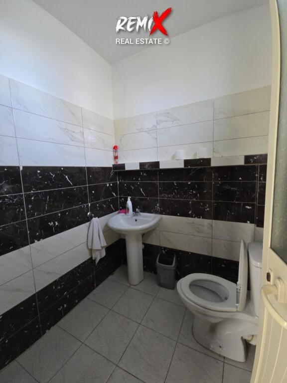 BUSINESS PREMISES FOR RENT ON THE STREET FRONT