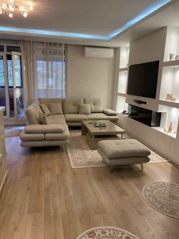 For rent 3+2 penthouse +parking lake that 1999 ru