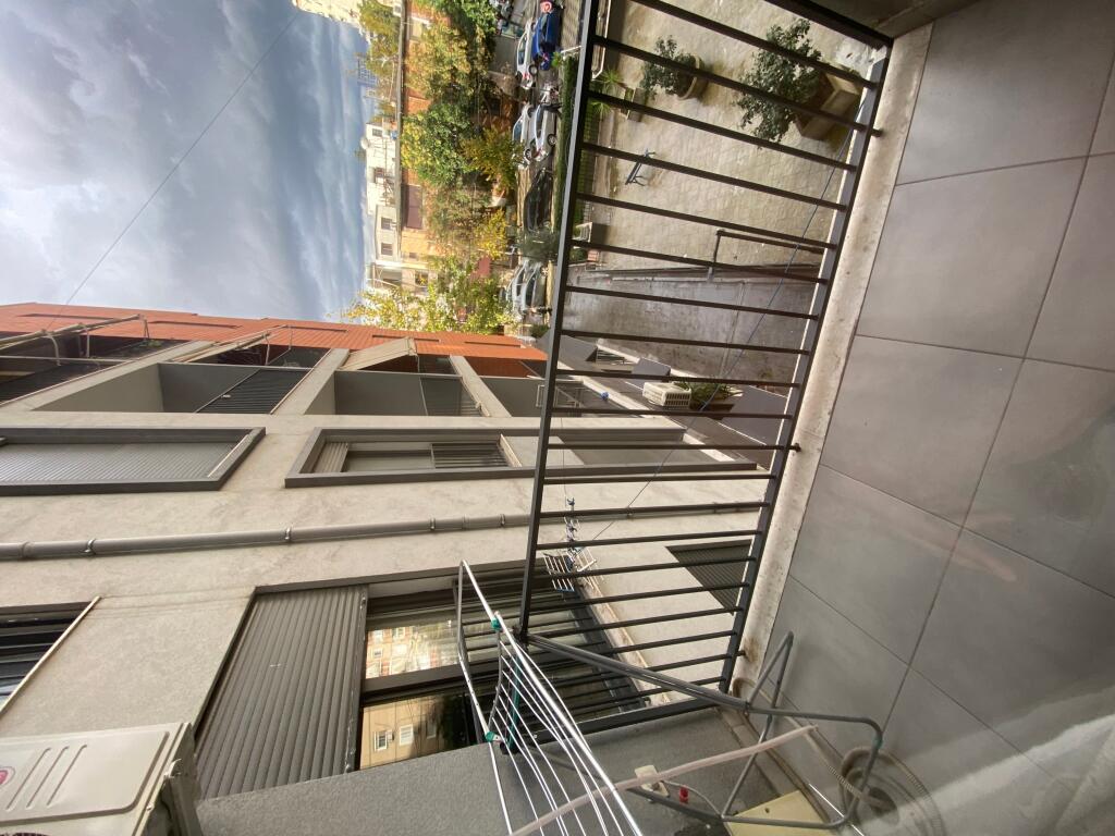 1+1, furnished, train station, building from recent years, price 600 euro