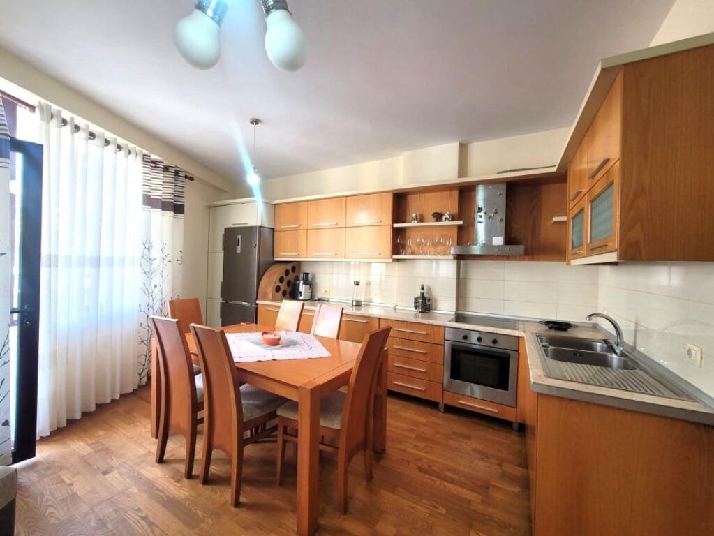 🏠 Jepet me Qira Apartament 1+1 në Fresk!