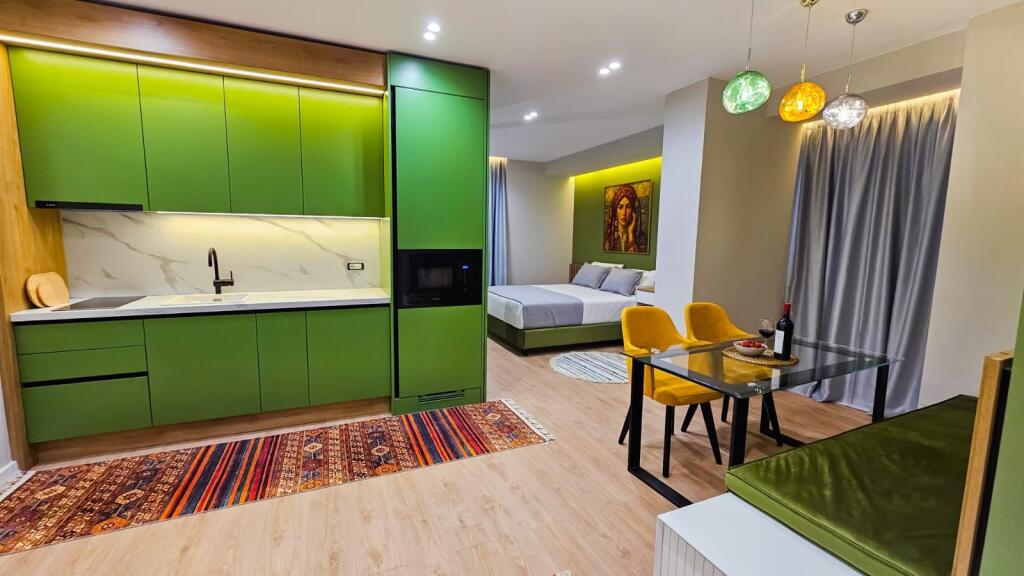 2 studi con vista mare in vendita a Vlore