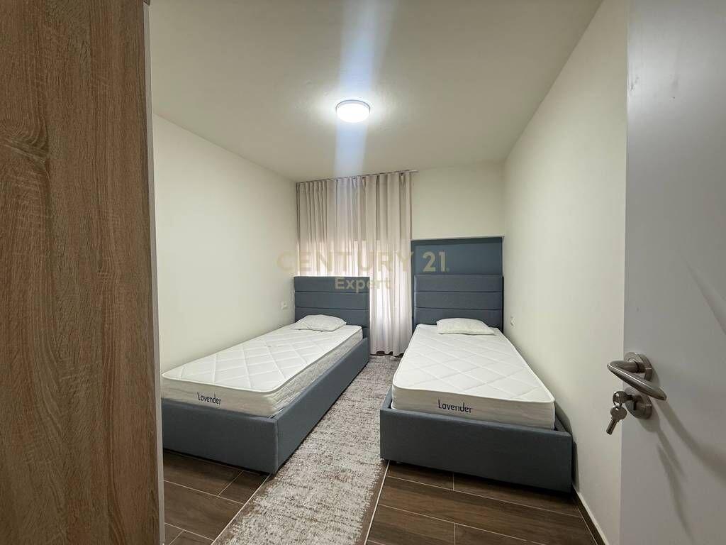 APARTAMENT 2+1 PER QIRA NE RRUGEN E BARRIKADAVE! 800 € /Muaj