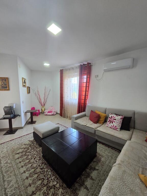 For rent 2+1+1 Komuna e Parisit 700€