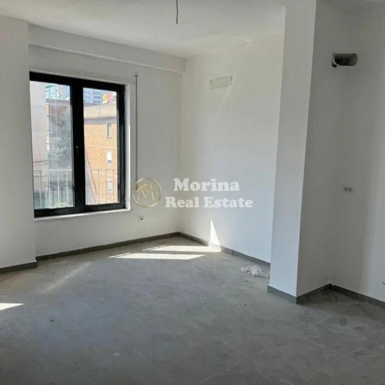 Qera, Ambient Biznesi, Stacioni I Trenit — Rruga Karl Gega, 500 euro/muaj