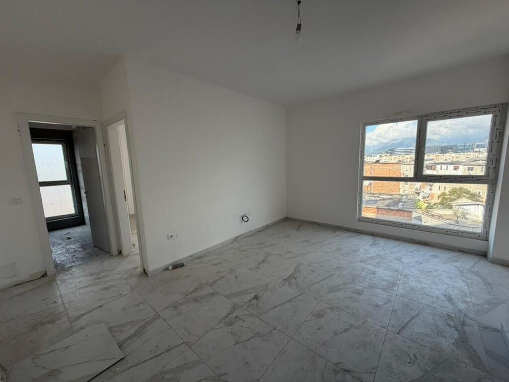 Shitet Apartament 1+1 – Kompleksi “Aura”, Laprakë