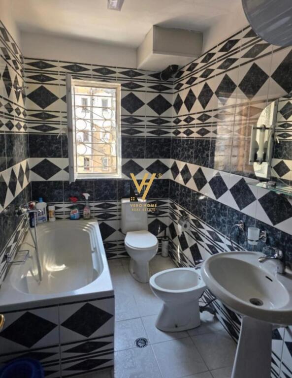 JEPET APARTAMENT 2+1 ME QIRA RRUGA SIRI KODRA 50.000 LEKE