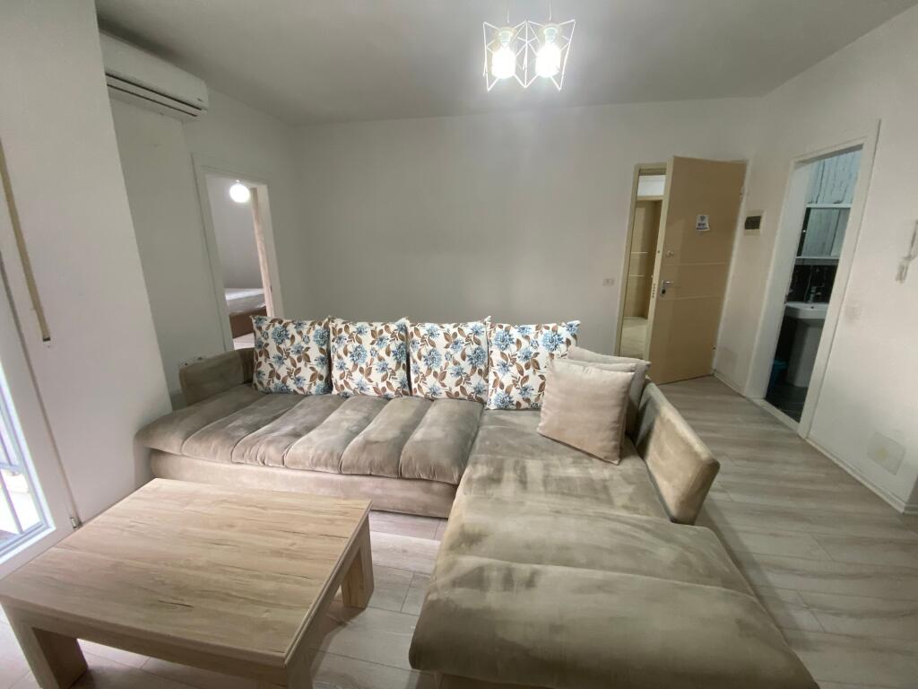 1+1, furnished, train station, building from recent years, price 600 euro