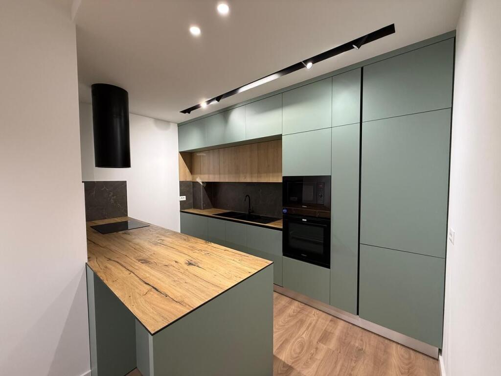 Apartament 2+1 per shitje tek Ish-Fusha e Aviacionit.