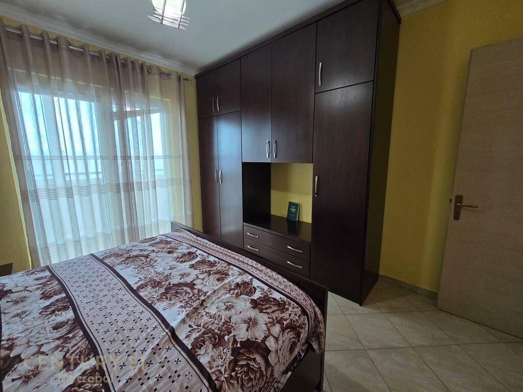 Per qira apartament 2+1+2+garazh te rruga Jordan Misja