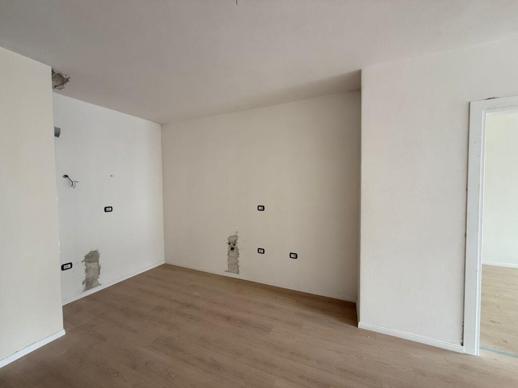 Shitet Apartament 1+1 ,Tek Kompleksi Turdiu