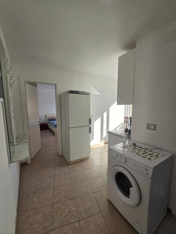 Apartment 2+1, Commune of Paris!