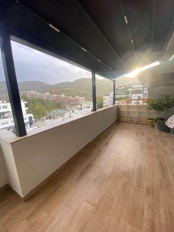 For rent 3+2 penthouse +parking lake that 1999 ru