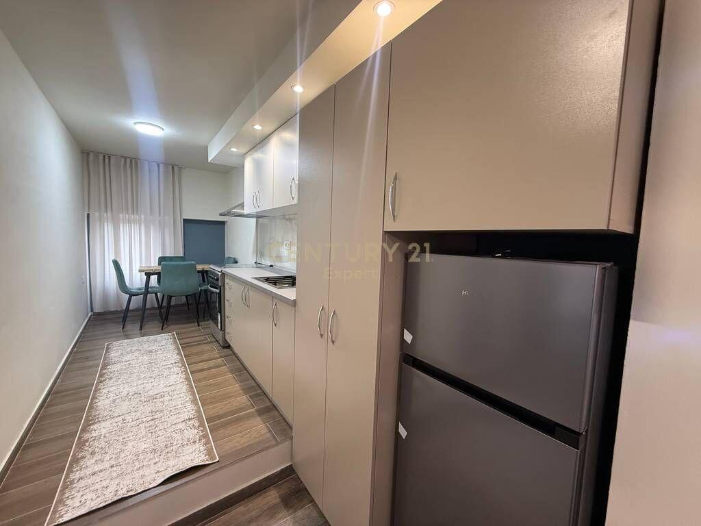 APARTAMENT 2+1 PER QIRA NE RRUGEN E BARRIKADAVE! 800 € /Muaj
