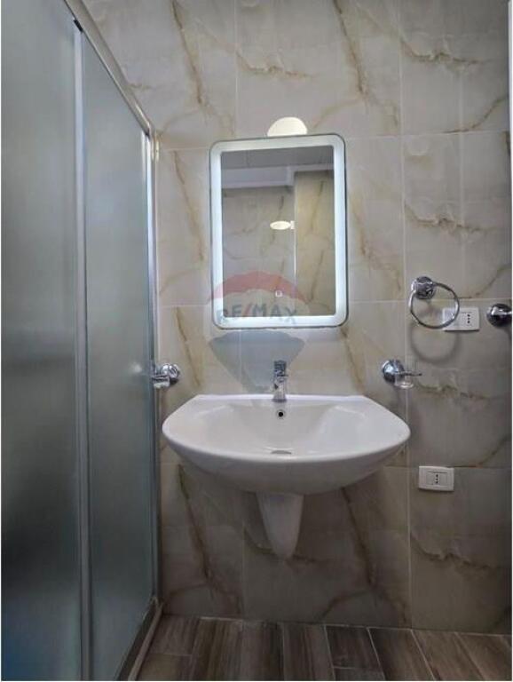 Apartament me qera tek Ish Parku Autobuzave