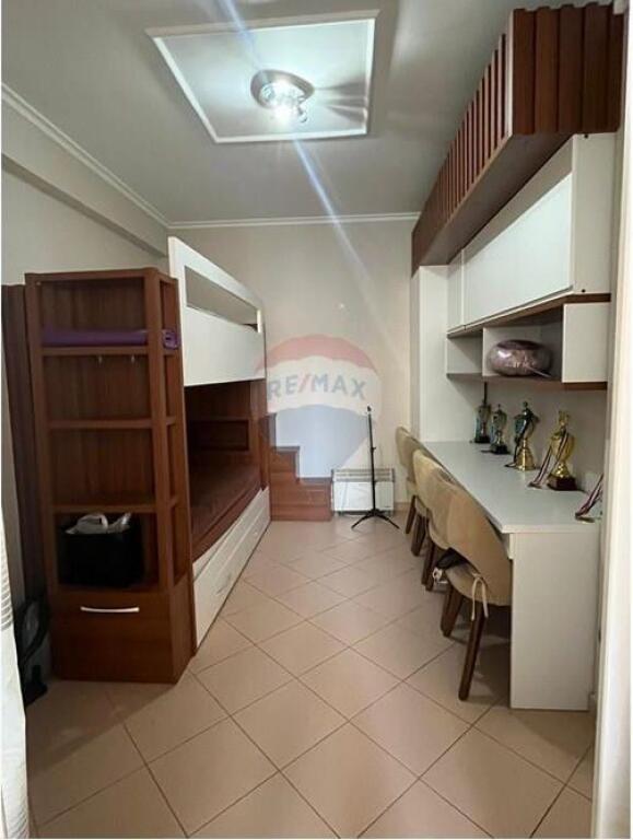 Jepet me qira apartament (2+1) Bill KLinton