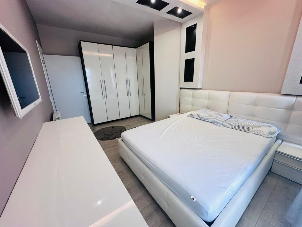 Jepet me qira 1+1 KOMUNA E PARISIT 650€