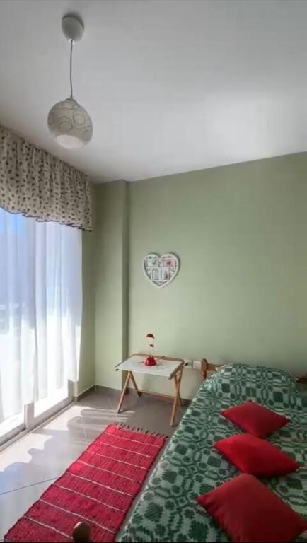 🏡 Apartament 2+1 për Qira – pranë Kristal Center, Tiranë