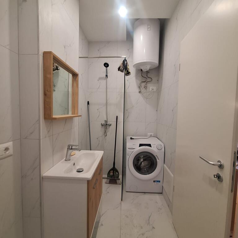 super apartament per shitje tek kontakti, rruga e kavajes