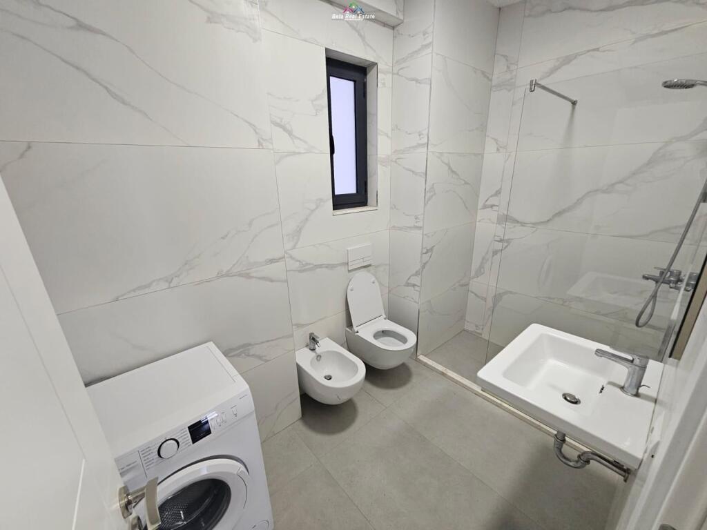 Apartament Me Qera 3+1+2 ne Porcelan prane UET (ID B230123) Tirane.