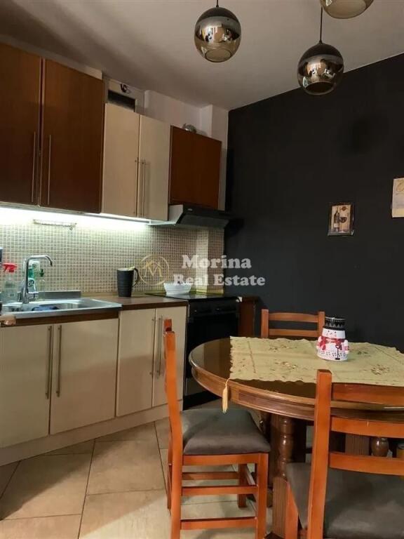 Qera, Apartament 2+1,Rruga Fortuzi, 650 euro/muaj