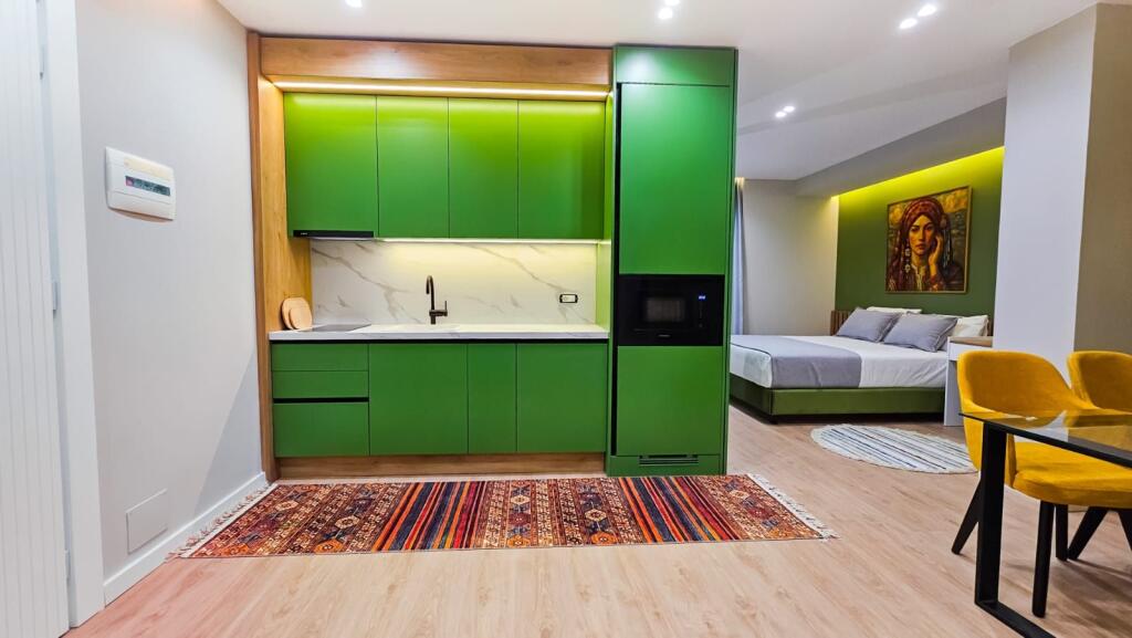 2 studi con vista mare in vendita a Vlore