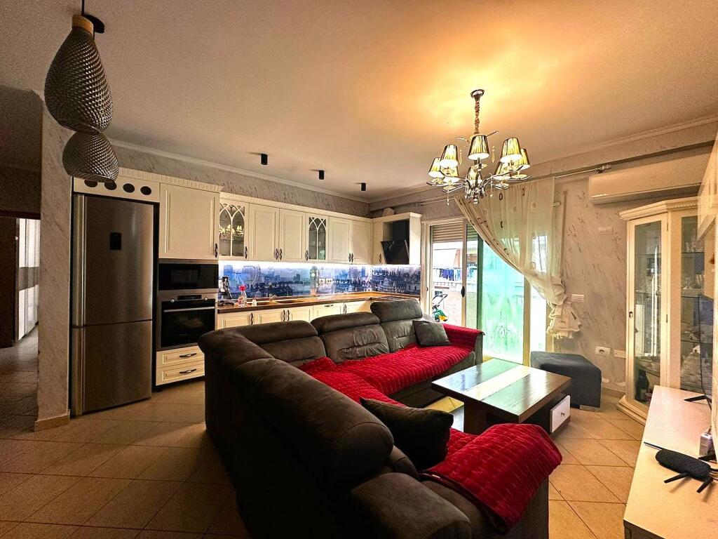 Accogliente trilocale in VENDITA sul Boulevard Green Towers Residence