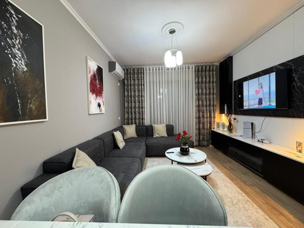 Apartament 1+1 me qera ne Astir shume prane rrethit te Unaza e Madhe