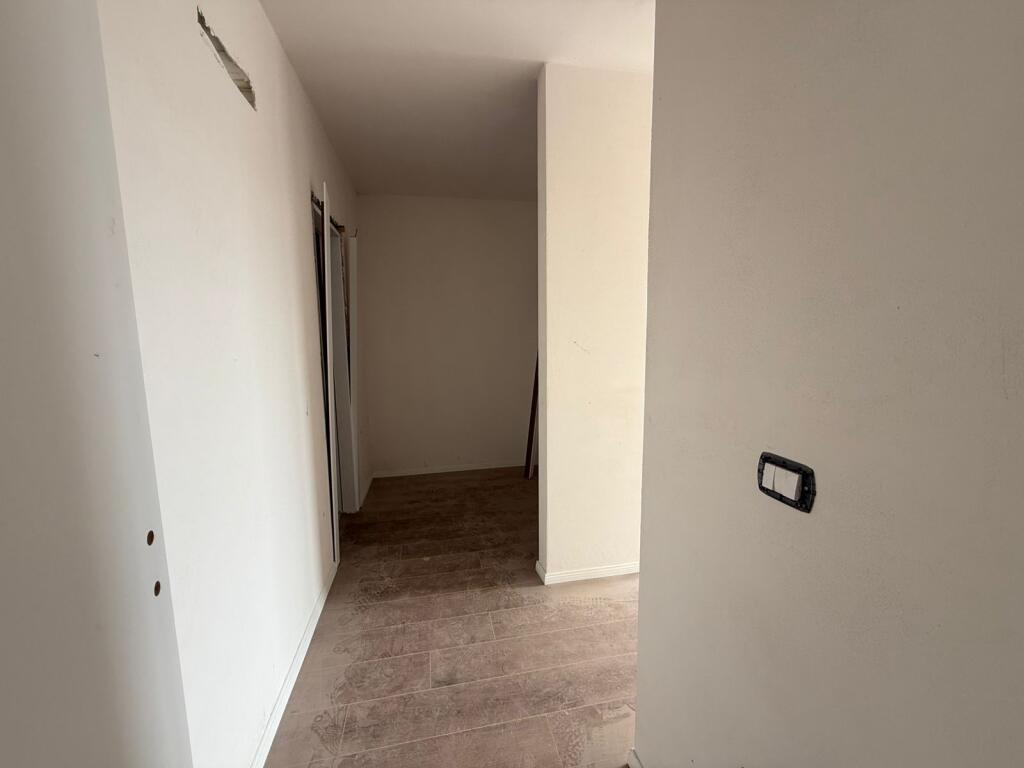 Shitet Apartament 2+1 ,Tek Kompleksi Turdiu