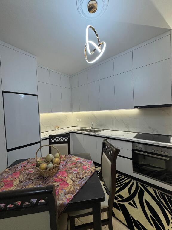 Jepet me Qira Apartament 1+1 Astir,bar Artisti