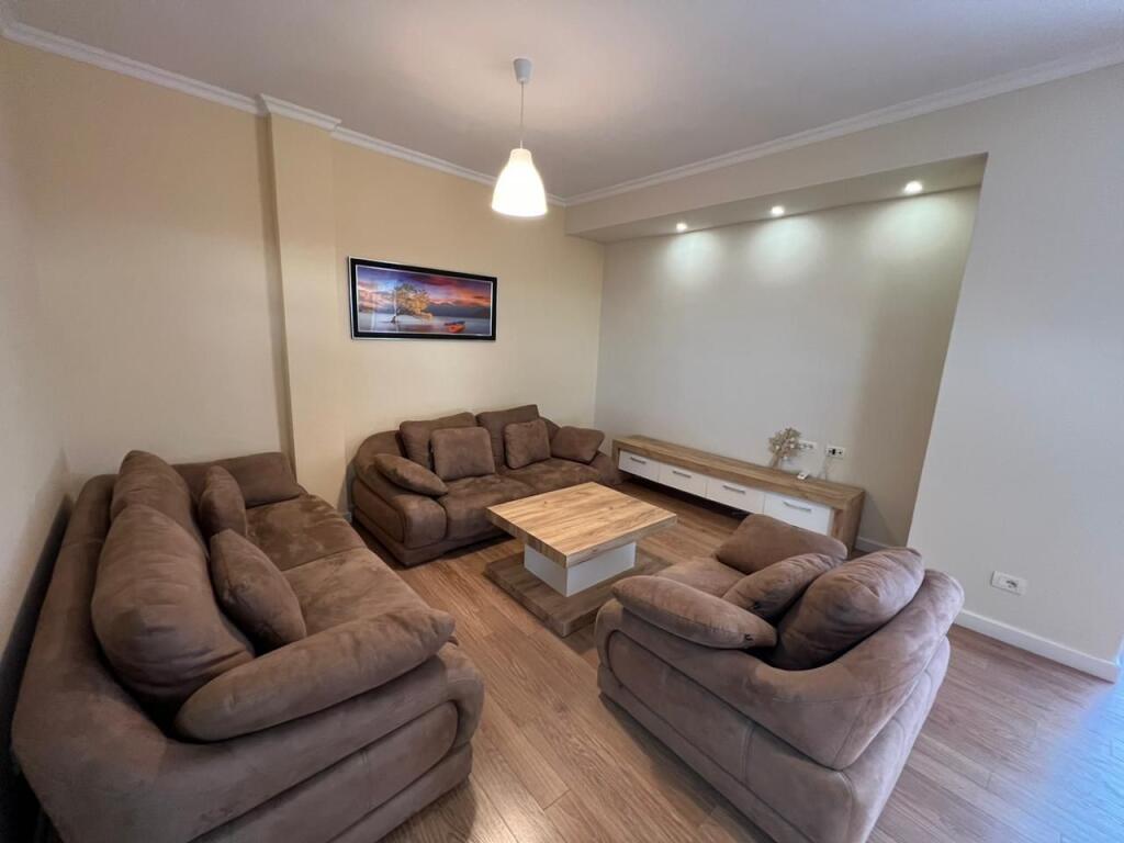 📣 QERA (PENTHOUSE) Apartament 2+1 Me 2 Tualete Dhe Verande 📍 Fresk, Prane Kompleksit Rafaelo ✨