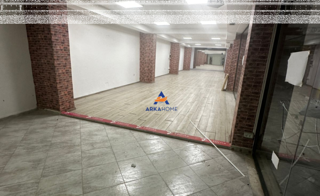 LOCALE COMMERCIALE IN AFFITTO 150M2 "VIA MUHAMET GJOLLESHA, MERCATO JOENA" 700 EURO