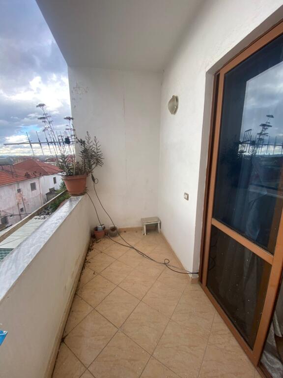 Shitet apartment 1+1 mobiluar hipoteke  kat 3 ekzistuess122900 eu