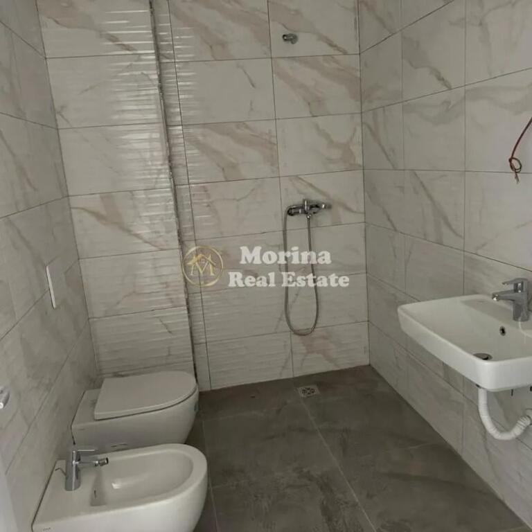 Qera, Ambient Biznesi, Stacioni I Trenit — Rruga Karl Gega, 500 euro/muaj