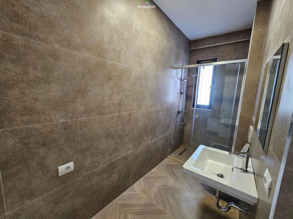 Apartament Me Qera 3+1+2 ne Porcelan prane UET (ID B230123) Tirane.